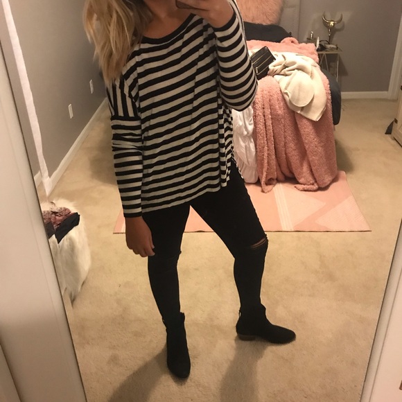 Black and White Striped Tunic Sweater - Picture 1 of 4